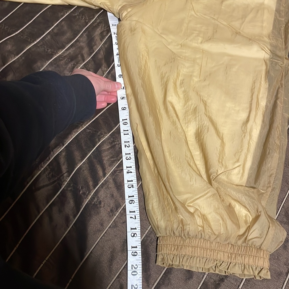 Free people movement worn once for a few hours ovr leggings also have gold - Picture 8 of 14